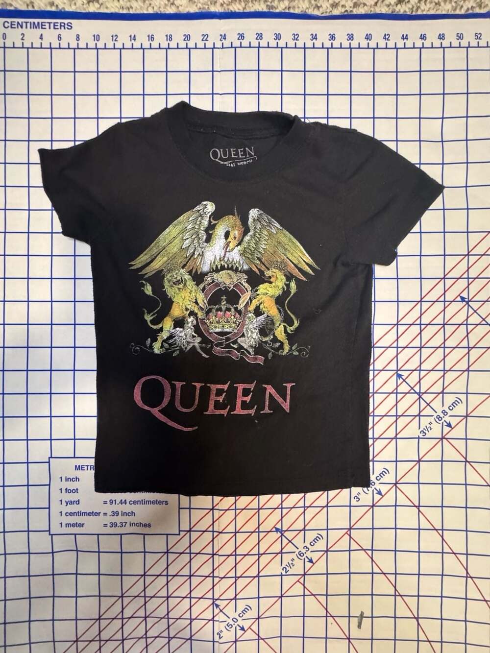 Queen Classic Crest Official Merch Toddler Black T-Shirt Size 4T